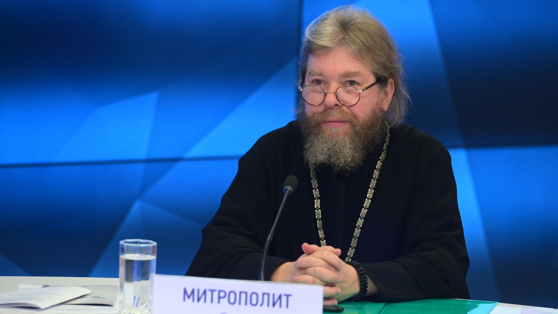 Митрополит Псковский и Порховский Тихон (Шевкунов) во время всероссийской мультимедийной конференции Биоэтика и генетика: вызовы XXI века в МИА Россия сегодня Митрополит Псковский и Порховский Тихон (Шевкунов) во время всероссийской мультимедийной конференции Биоэтика и генетика: вызовы XXI века в МИА Россия сегодня - РИА Новости, 1920, 08.04.2021