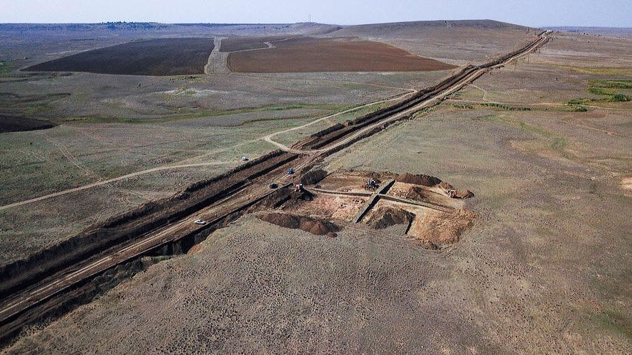 Раскопки на территории строящегося тракта водоподачи в Феодосию и Керчь Раскопки на территории строящегося тракта водоподачи в Феодосию и Керчь - РИА Новости, 1920, 21.10.2020