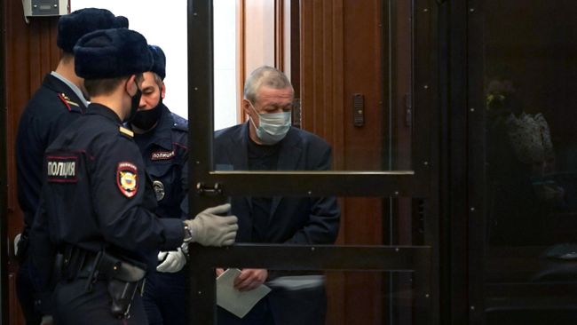 Актер Михаил Ефремов в зале заседаний Московского городского суда