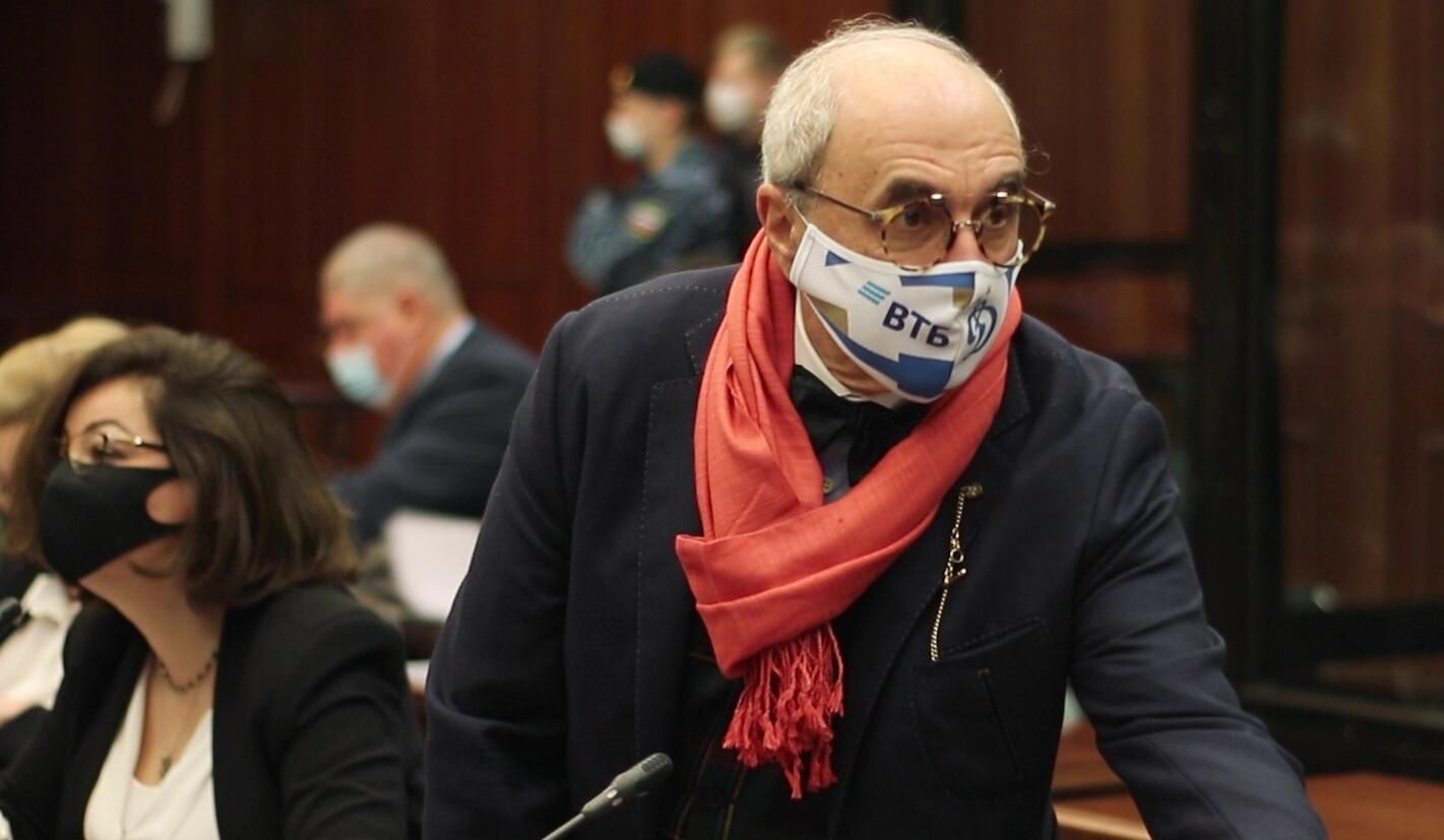 Адвокат семьи погибшего Сергея Захарова Александр Добровинский в зале заседаний Московского городского суда Адвокат семьи погибшего Сергея Захарова Александр Добровинский в зале заседаний Московского городского суда - РИА Новости, 1920, 01.04.2021