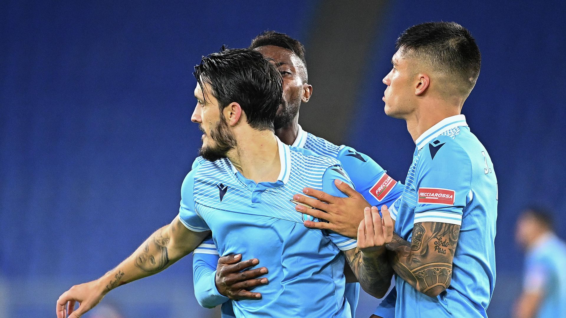 Lazio's Spanish midfielder Luis Alberto (C) celebrates after scoring a goal during the Italian Serie A football match Lazio vs Bologna, at the Olympic stadium in Rome on October 24, 2020. (Photo by Vincenzo PINTO / AFP) Lazio's Spanish midfielder Luis Alberto (C) celebrates after scoring a goal during the Italian Serie A football match Lazio vs Bologna, at the Olympic stadium in Rome on October 24, 2020. (Photo by Vincenzo PINTO / AFP) - РИА Новости, 1920, 25.10.2020