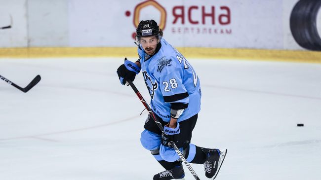 Защитник минского Динамо Адам Альмквист