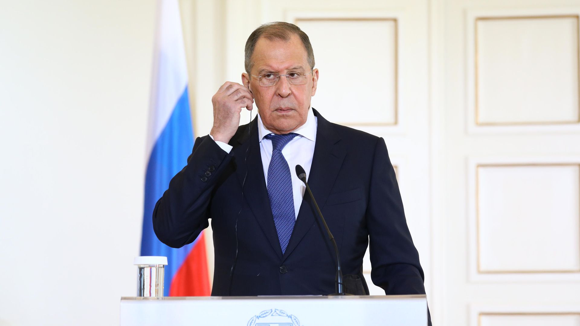 Министр иностранных дел РФ Сергей Лавров во время пресс-конференции по итогам встречи с министром иностранных дел Греческой Республики Никосом Дендиасом Министр иностранных дел РФ Сергей Лавров во время пресс-конференции по итогам встречи с министром иностранных дел Греческой Республики Никосом Дендиасом - РИА Новости, 1920, 12.11.2020
