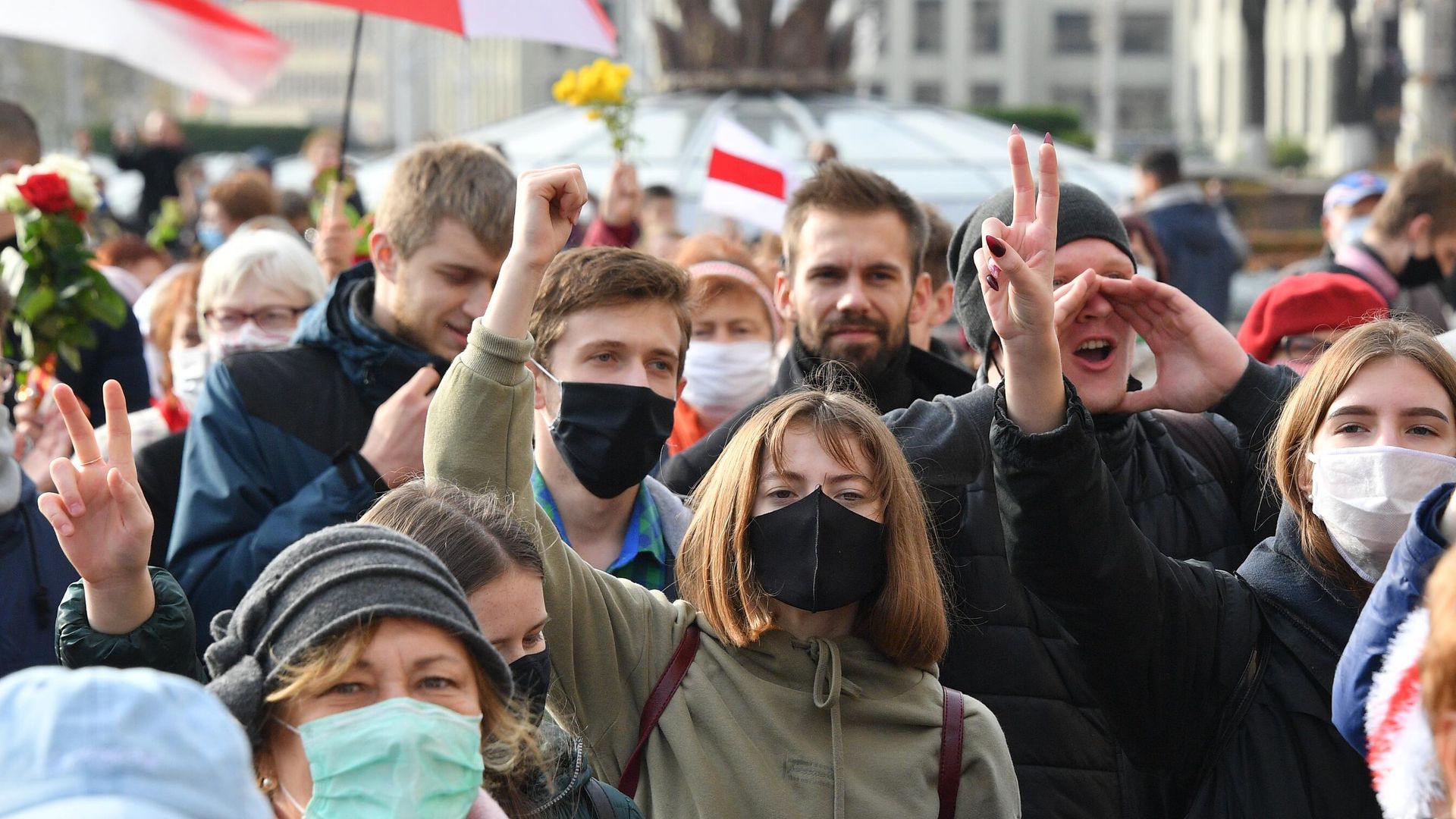 Участники марша пенсионеров, врачей и студентов, который прошел от Дома правительства до площади Якуба Коласа в Минске Участники марша пенсионеров, врачей и студентов, который прошел от Дома правительства до площади Якуба Коласа в Минске - РИА Новости, 1920, 30.10.2020