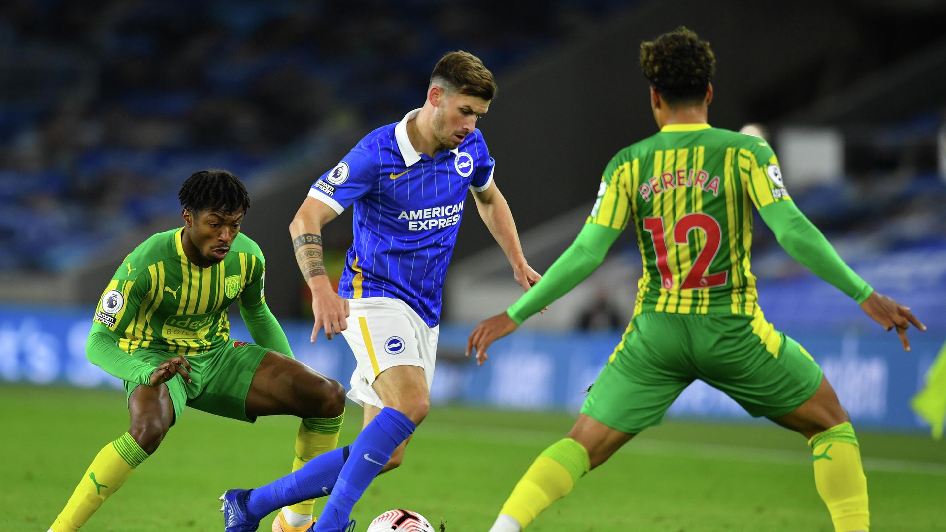 Brighton's German midfielder Pascal Gross (C) vies with West Bromwich Albion's English striker Kyle Edwards (L) and West Bromwich Albion's Brazilian midfielder Matheus Pereira (R) during the English Premier League football match between Brighton and Hove Albion and West Bromwich Albion at the American Express Community Stadium in Brighton, southern England on October 26, 2020. (Photo by Glyn KIRK / POOL / AFP) / RESTRICTED TO EDITORIAL USE. No use with unauthorized audio, video, data, fixture lists, club/league logos or 'live' services. Online in-match use limited to 120 images. An additional 40 images may be used in extra time. No video emulation. Social media in-match use limited to 120 images. An additional 40 images may be used in extra time. No use in betting publications, games or single club/league/player publications. / Brighton's German midfielder Pascal Gross (C) vies with West Bromwich Albion's English striker Kyle Edwards (L) and West Bromwich Albion's Brazilian midfielder Matheus Pereira (R) during the English Premier League football match between Brighton and Hove Albion and West Bromwich Albion at the American Express Community Stadium in Brighton, southern England on October 26, 2020. (Photo by Glyn KIRK / POOL / AFP) / RESTRICTED TO EDITORIAL USE. No use with unauthorized audio, video, data, fixture lists, club/league logos or 'live' services. Online in-match use limited to 120 images. An additional 40 images may be used in extra time. No video emulation. Social media in-match use limited to 120 images. An additional 40 images may be used in extra time. No use in betting publications, games or single club/league/player publications. / - РИА Новости, 1920, 26.10.2020