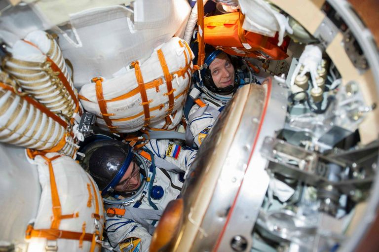 Космонавты Роскосмоса Анатолий Иванишин и Иван Вагнер