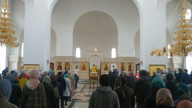 Служба в храме Сретения Господня в Жулебино