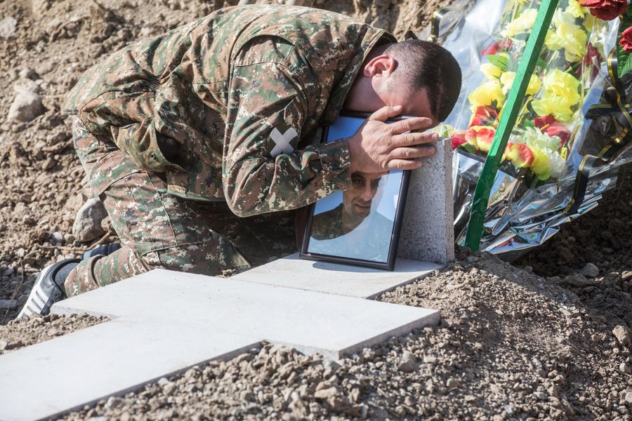 Похороны военнослужащего в Степанакерте