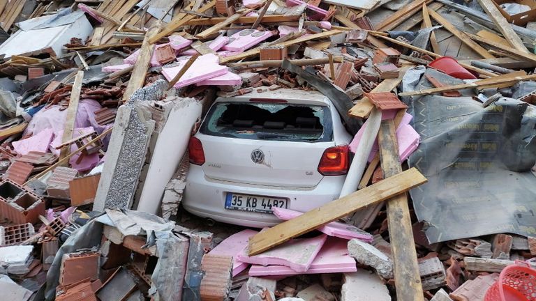 Последствия землетрясения в Измире, Турция Последствия землетрясения в Измире, Турция