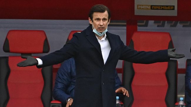 Главный тренер Зенита Сергей Семак