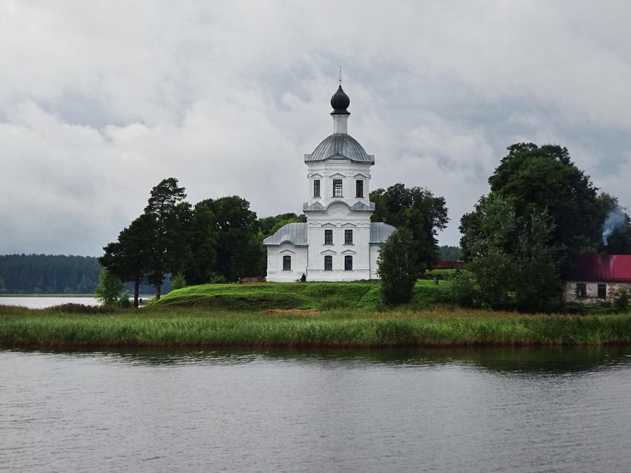 Крестовоздвиженская церковь