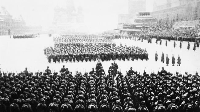 Военный парад на Красной площади  в Москве 7 ноября 1941 года