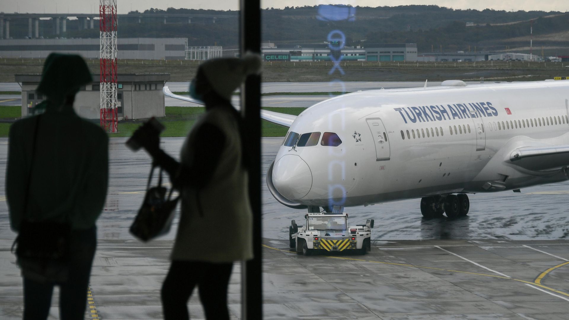 Самолет авиакомпании Turkish Airlines на перроне в Международном аэропорту Стамбул Самолет авиакомпании Turkish Airlines на перроне в Международном аэропорту Стамбул - РИА Новости, 1920, 25.01.2022