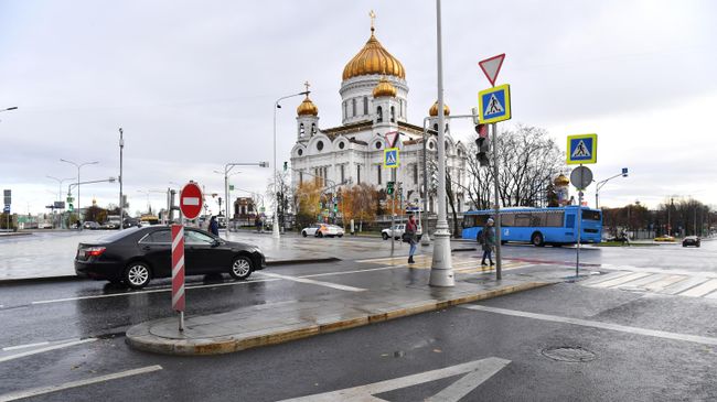 Выделенная полоса для общественного транспорта на Гоголевском бульваре в Москве
