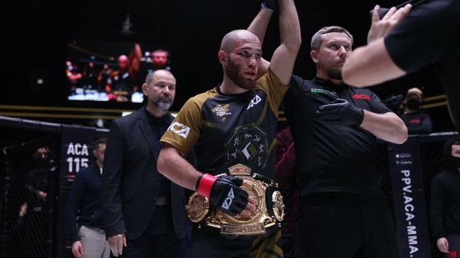 Азамат Керефов с чемпионским поясом ACA