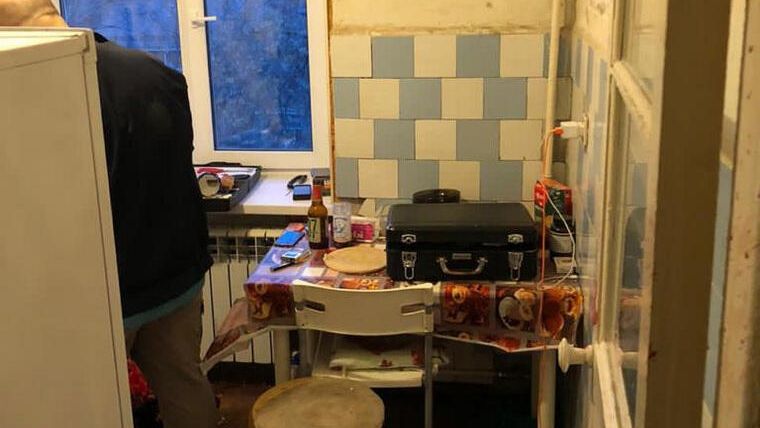 Сотрудники Следственного комитета на месте убийства в Екатеринбурге Сотрудники Следственного комитета на месте убийства в Екатеринбурге - РИА Новости, 1920, 07.11.2020