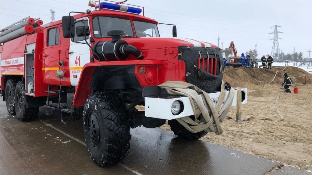 Сотрудники МЧС во время ликвидации последствий аварии в Пуровском районе ЯНАО Сотрудники МЧС во время ликвидации последствий аварии в Пуровском районе ЯНАО - РИА Новости, 1920, 07.11.2020