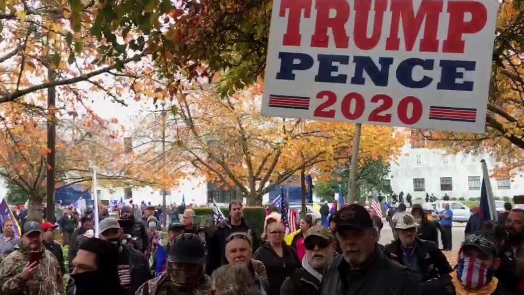 Митинг в поддержку действующего президента США Дональда Трампа в Салеме, столице штата Орегон Митинг в поддержку действующего президента США Дональда Трампа в Салеме, столице штата Орегон - РИА Новости, 1920, 15.11.2020