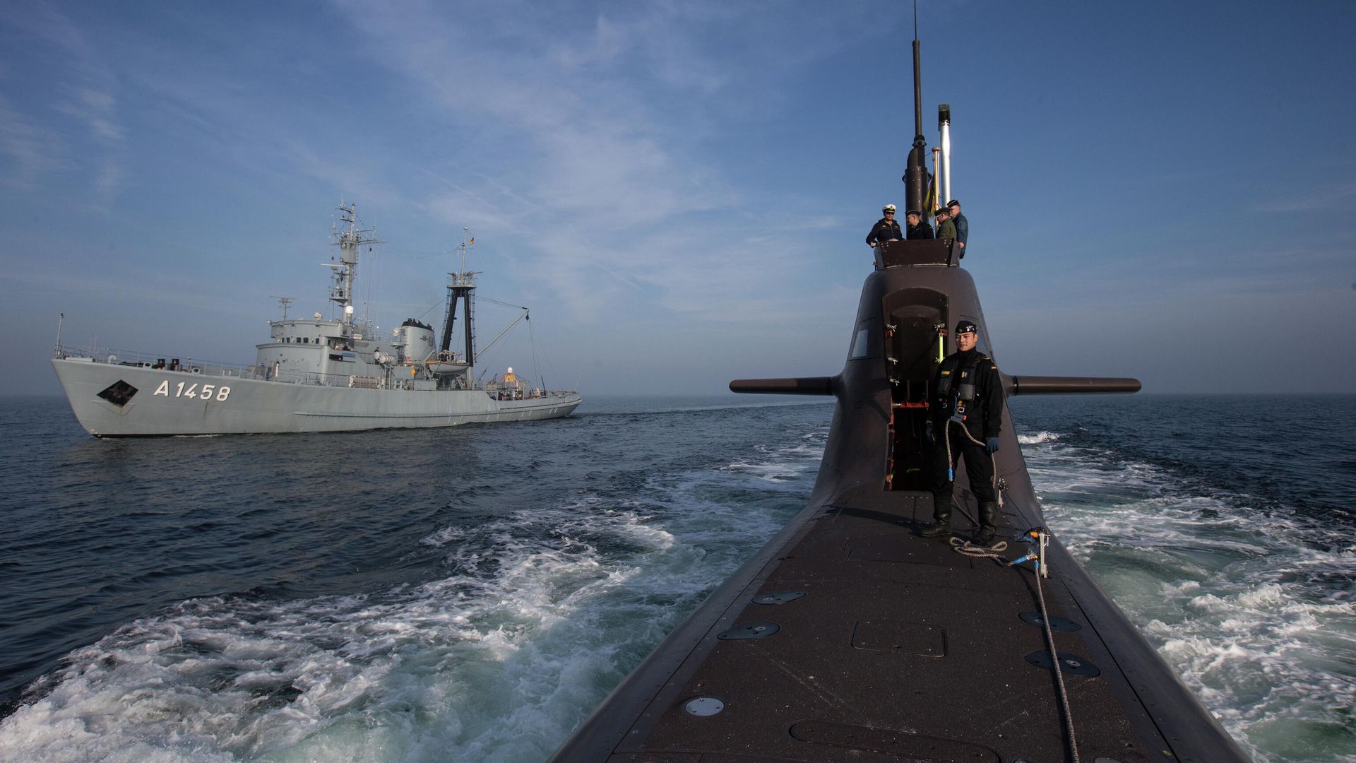 Глубоководный буксир A 1458 Fehmarn и подводная лодка ВМС Германии Глубоководный буксир A 1458 Fehmarn и подводная лодка ВМС Германии - РИА Новости, 1920, 28.03.2021