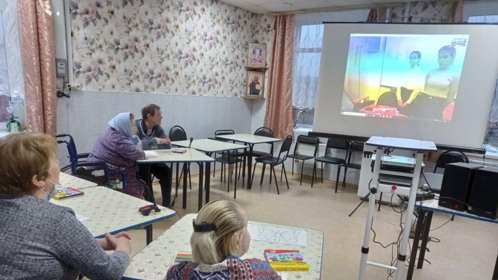 Жители Мезенского КЦСО во время онлайн-занятий в рамках проекта Доброе сердце Жители Мезенского КЦСО во время онлайн-занятий в рамках проекта Доброе сердце - РИА Новости, 1920, 11.11.2020
