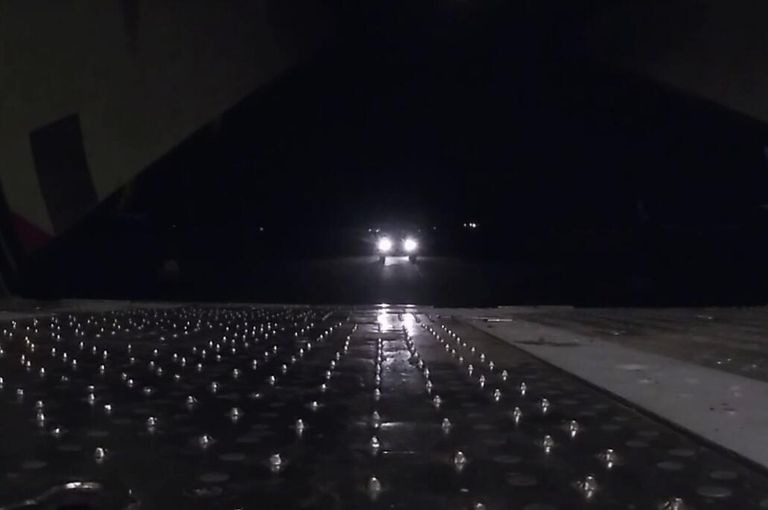 Погрузка военной техники и личного состава в тяжёлые военно-транспортные самолёты Ил-76 на аэродроме Ульяновск-Восточный