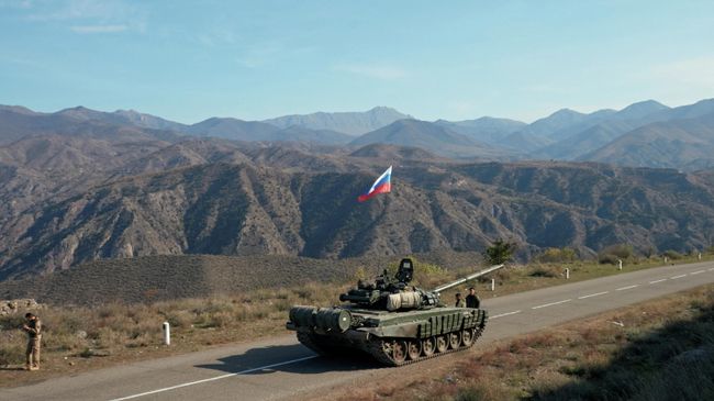 Российские миротворцы недалеко от границы с Арменией