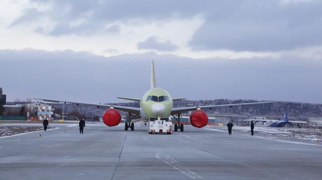 Первый самолет МС-21-310 с двигателями ПД-14