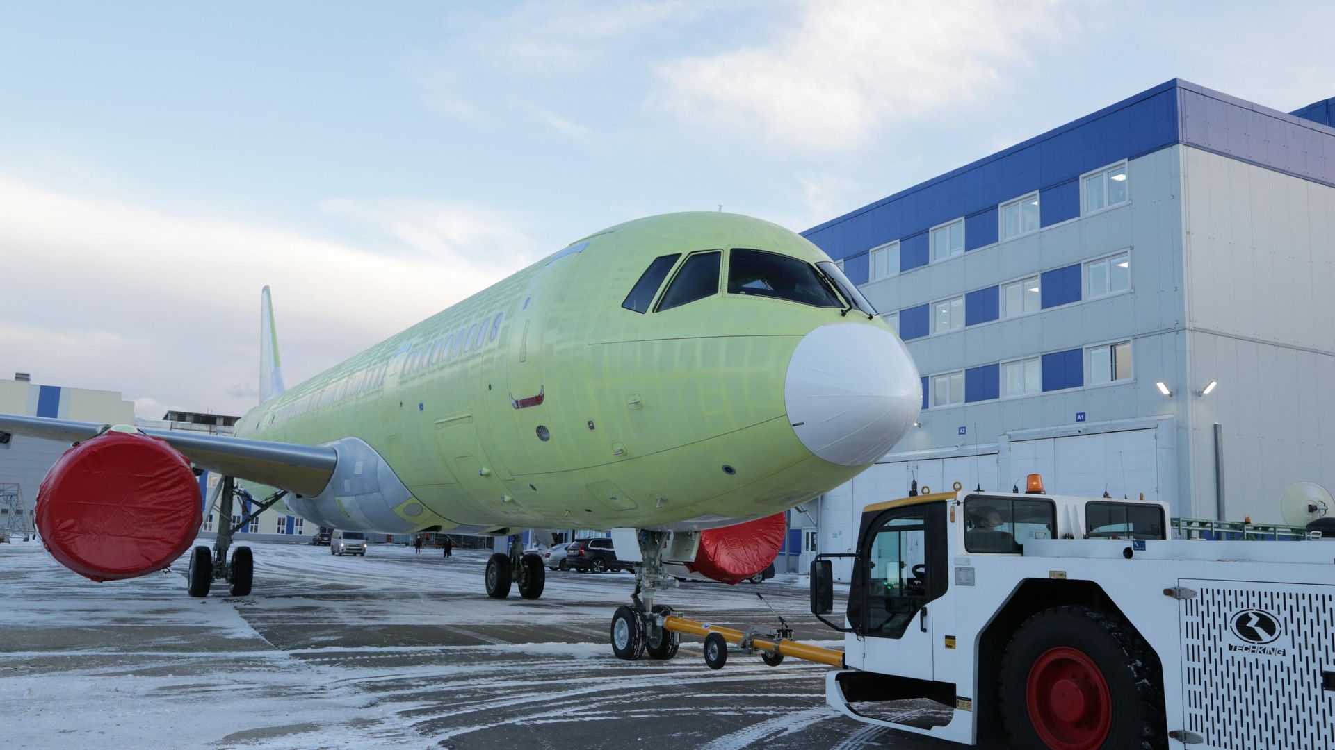 Первый самолет МС-21-310 с двигателями ПД-14 Первый самолет МС-21-310 с двигателями ПД-14 - РИА Новости, 1920, 15.12.2020