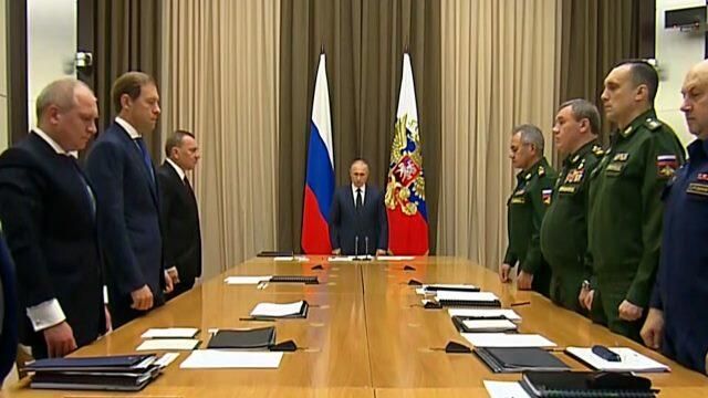 Путин почтил минутой молчания память экипажа сбитого Азербайджаном вертолета Путин почтил минутой молчания память экипажа сбитого Азербайджаном вертолета - РИА Новости, 1920, 10.11.2020