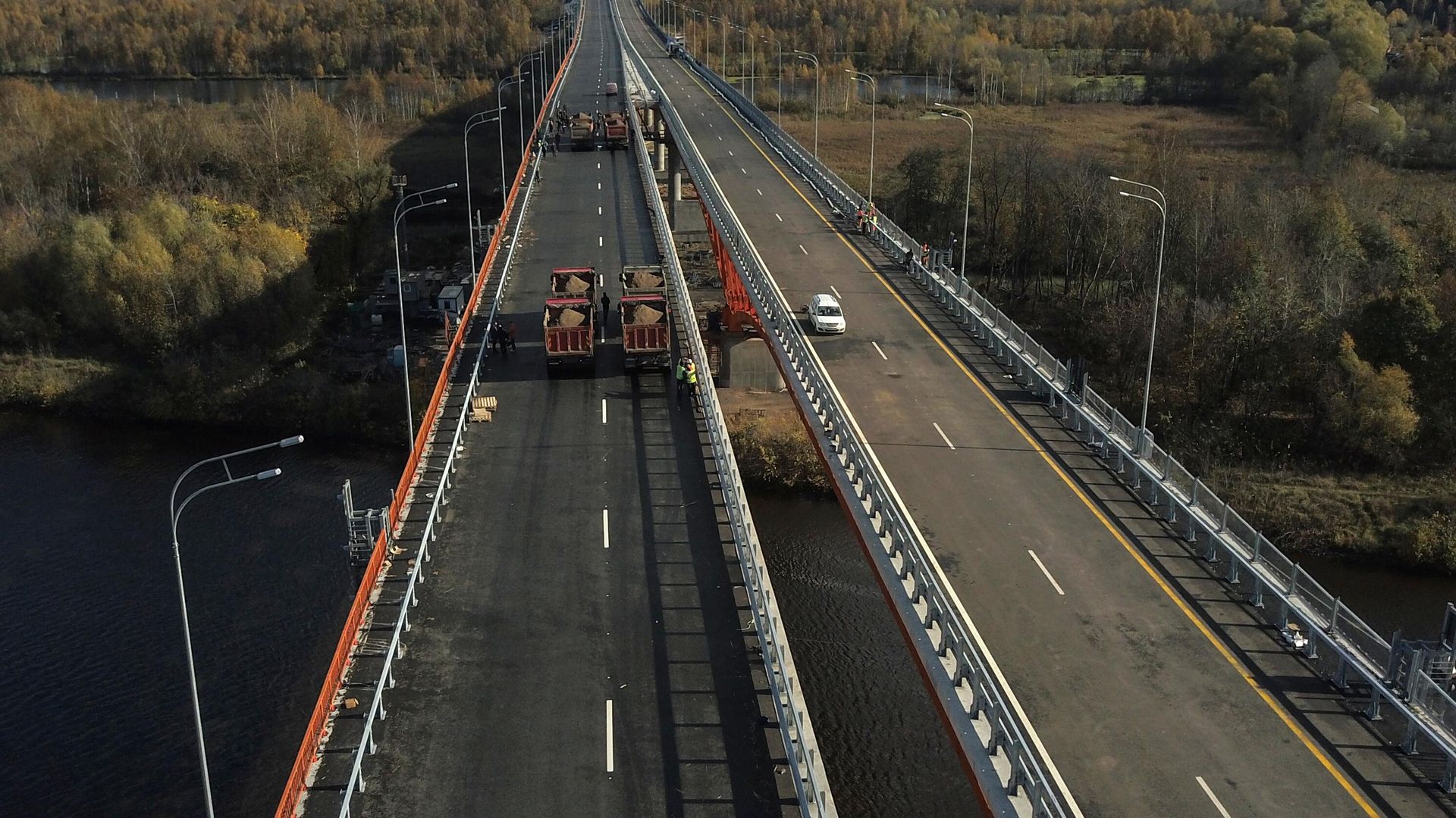 Демонстрация испытаний крупных мостов на прочность на ЦКАД-3 Демонстрация испытаний крупных мостов на прочность на ЦКАД-3 - РИА Новости, 1920, 24.12.2020