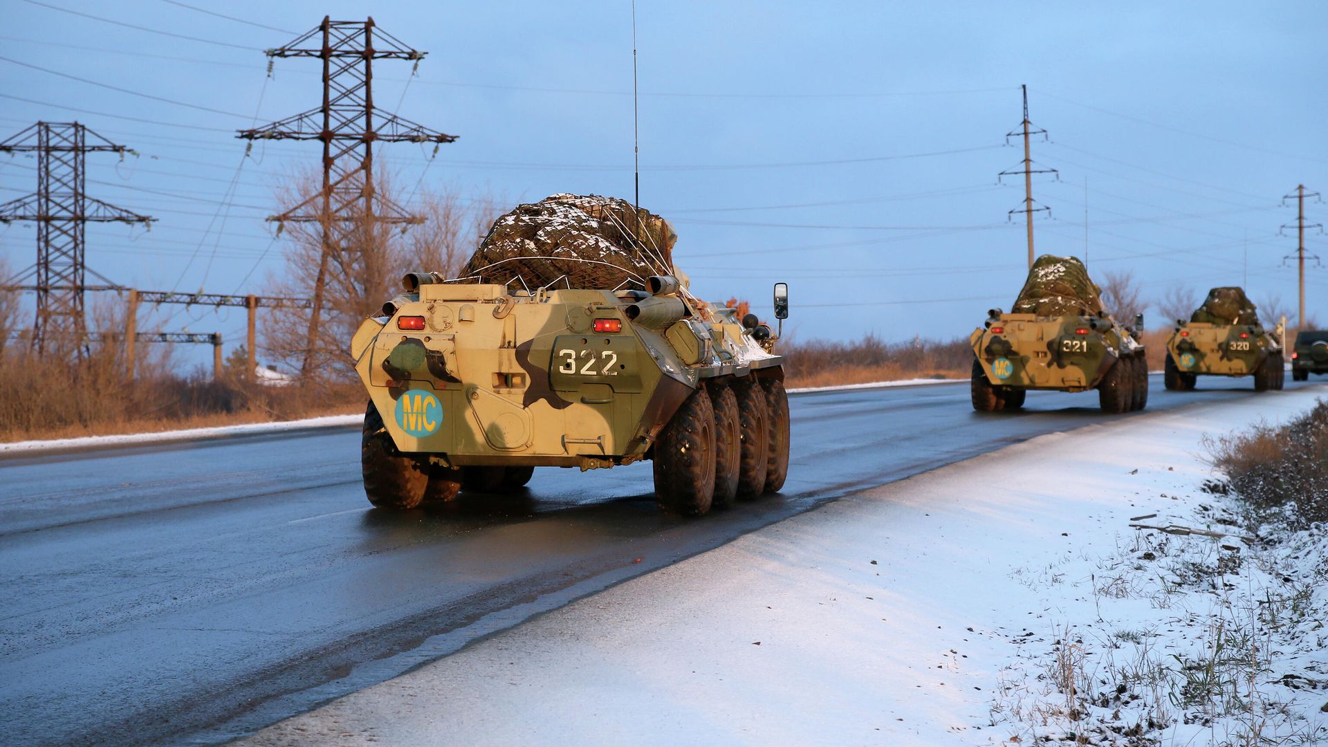 Колонна военной техники российских миротворцев в Самарской области на пути в Нагорный Карабах Колонна военной техники российских миротворцев в Самарской области на пути в Нагорный Карабах - РИА Новости, 1920, 11.11.2020
