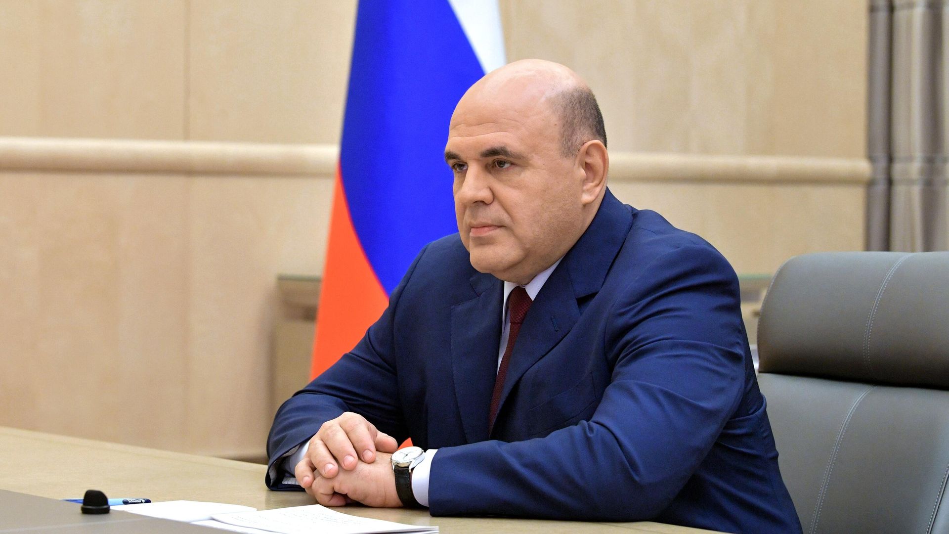 Председатель правительства РФ Михаил Мишустин во время встречи с руководителем Федеральной антимонопольной службы России Игорем Артемьевым и бывшим вице-губернатором Петербурга Максимом Шаскольским Председатель правительства РФ Михаил Мишустин во время встречи с руководителем Федеральной антимонопольной службы России Игорем Артемьевым и бывшим вице-губернатором Петербурга Максимом Шаскольским - РИА Новости, 1920, 14.11.2020