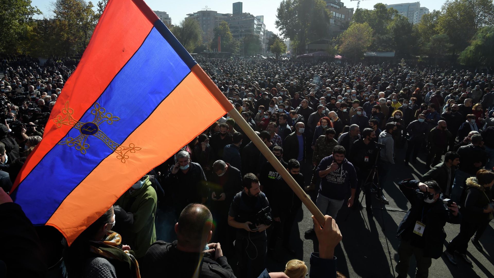 Участники митинга оппозиции на площади Свободы в Ереване Участники митинга оппозиции на площади Свободы в Ереване - РИА Новости, 1920, 25.02.2021