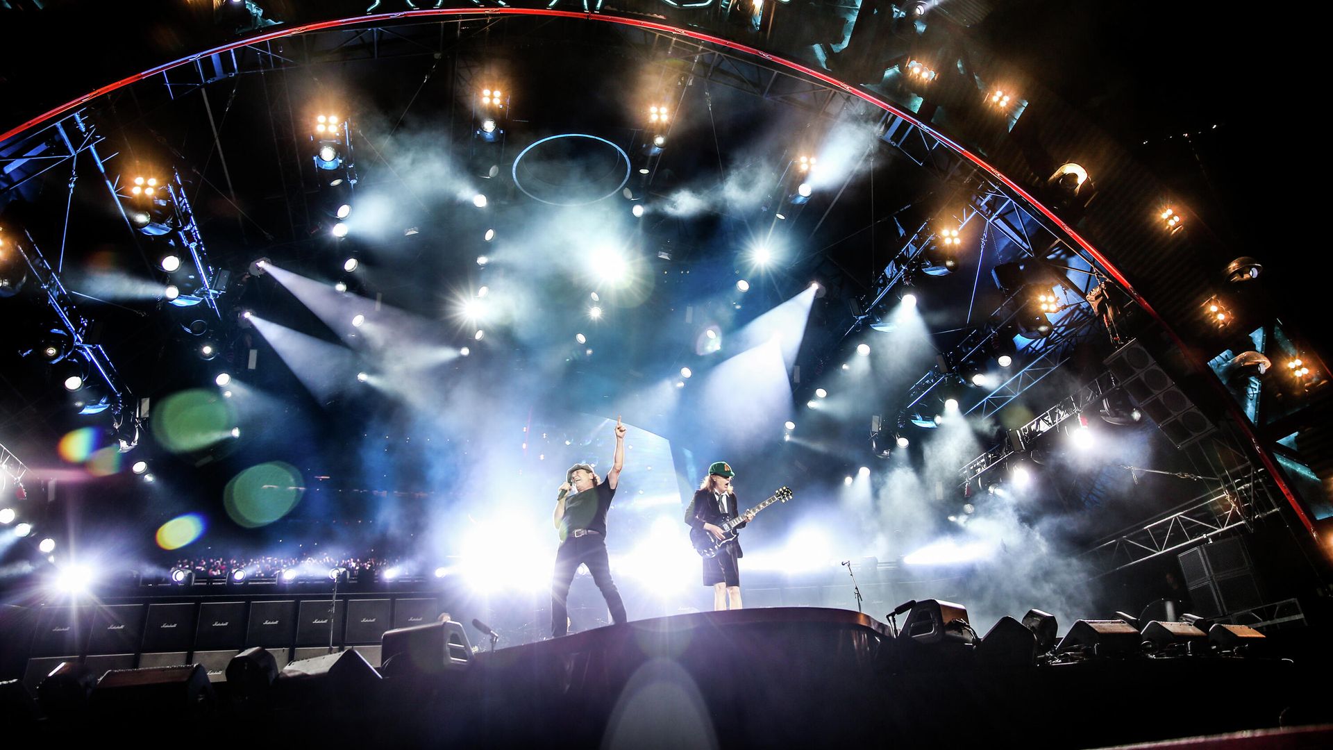 AC/DC выступают во время турне по США AC/DC выступают во время турне по США - РИА Новости, 1920, 13.11.2020