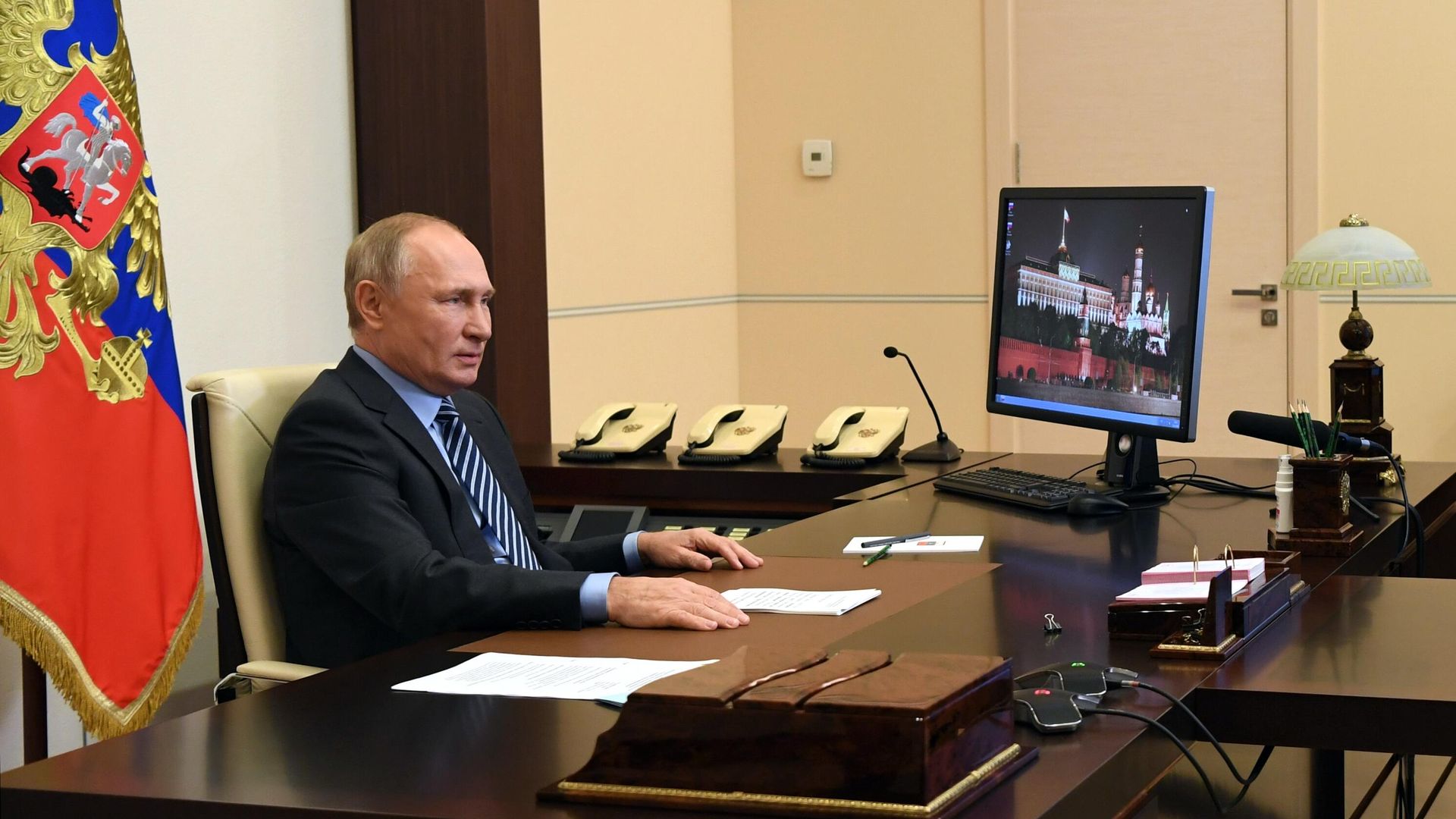 Президент РФ Владимир Путин в режиме видеоконференции принимает участие в пленарном заседании форума Сильные идеи для нового времени - РИА Новости, 1920, 13.11.2020