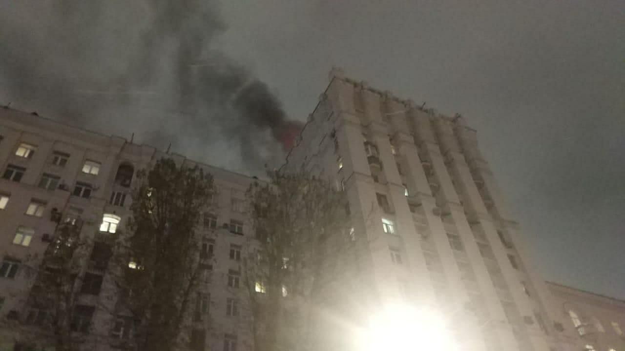 Пожар в Москве на набережной Тараса Шевченко, дом 1 Пожар в Москве на набережной Тараса Шевченко, дом 1 - РИА Новости, 1920, 15.11.2020