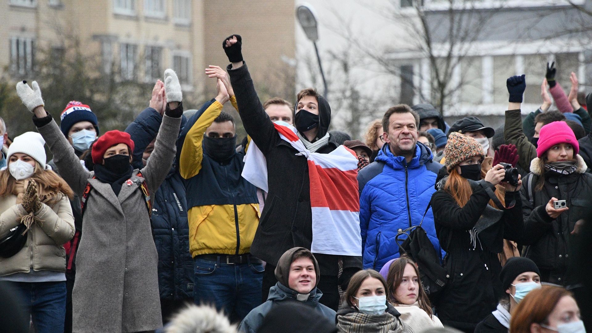 Участники акции протеста у народного мемориала в память о погибшем 12 ноября жителе белорусской столицы Романе Бондаренко Участники акции протеста у народного мемориала в память о погибшем 12 ноября жителе белорусской столицы Романе Бондаренко - РИА Новости, 1920, 25.11.2020