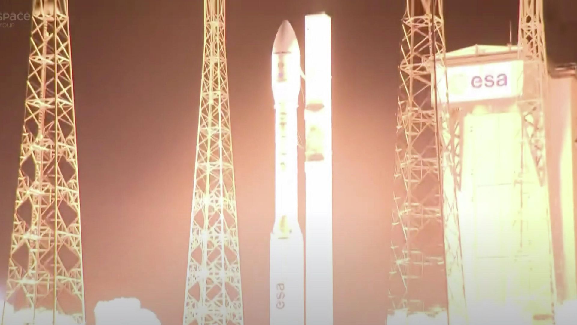 Ракета Vega на космодроме Куру во Французской Гвиане Ракета Vega на космодроме Куру во Французской Гвиане - РИА Новости, 1920, 17.11.2020