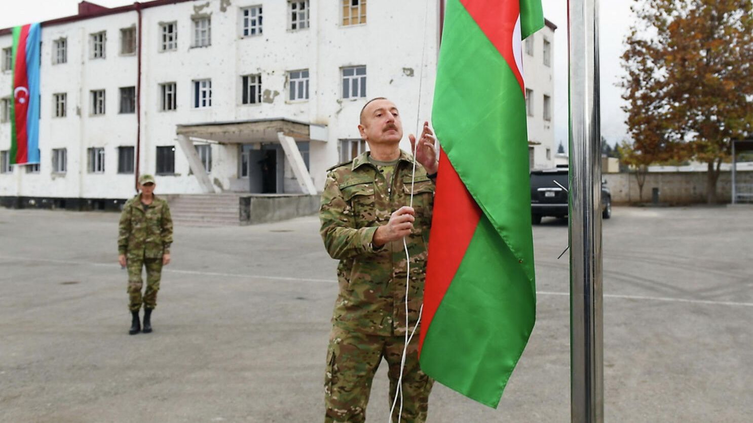 Президент Азербайджана Ильхам Алиев и первая леди Мехрибан Алиева во время посещения Физулинского и Джебраильского района Президент Азербайджана Ильхам Алиев и первая леди Мехрибан Алиева во время посещения Физулинского и Джебраильского района - РИА Новости, 1920, 27.11.2020