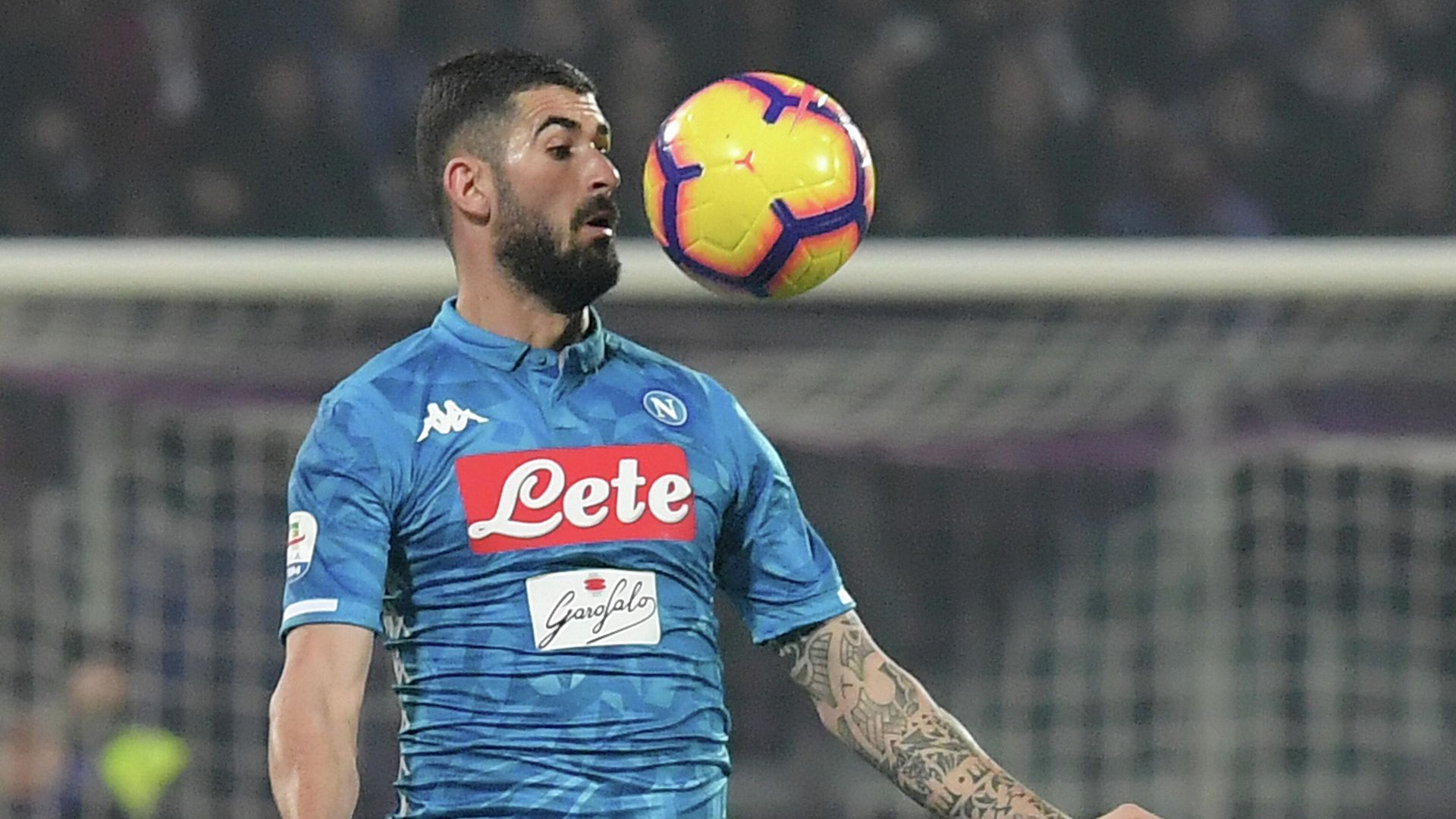 Napoli's Albanian defender Elseid Hysaj chest controls the ball during the Italian Serie A football match Fiorentina vs Napoli on February 9, 2019 at the Artemio-Franchi stadium in Florence. (Photo by Tiziana FABI / AFP) Napoli's Albanian defender Elseid Hysaj chest controls the ball during the Italian Serie A football match Fiorentina vs Napoli on February 9, 2019 at the Artemio-Franchi stadium in Florence. (Photo by Tiziana FABI / AFP) - РИА Новости, 1920, 17.11.2020