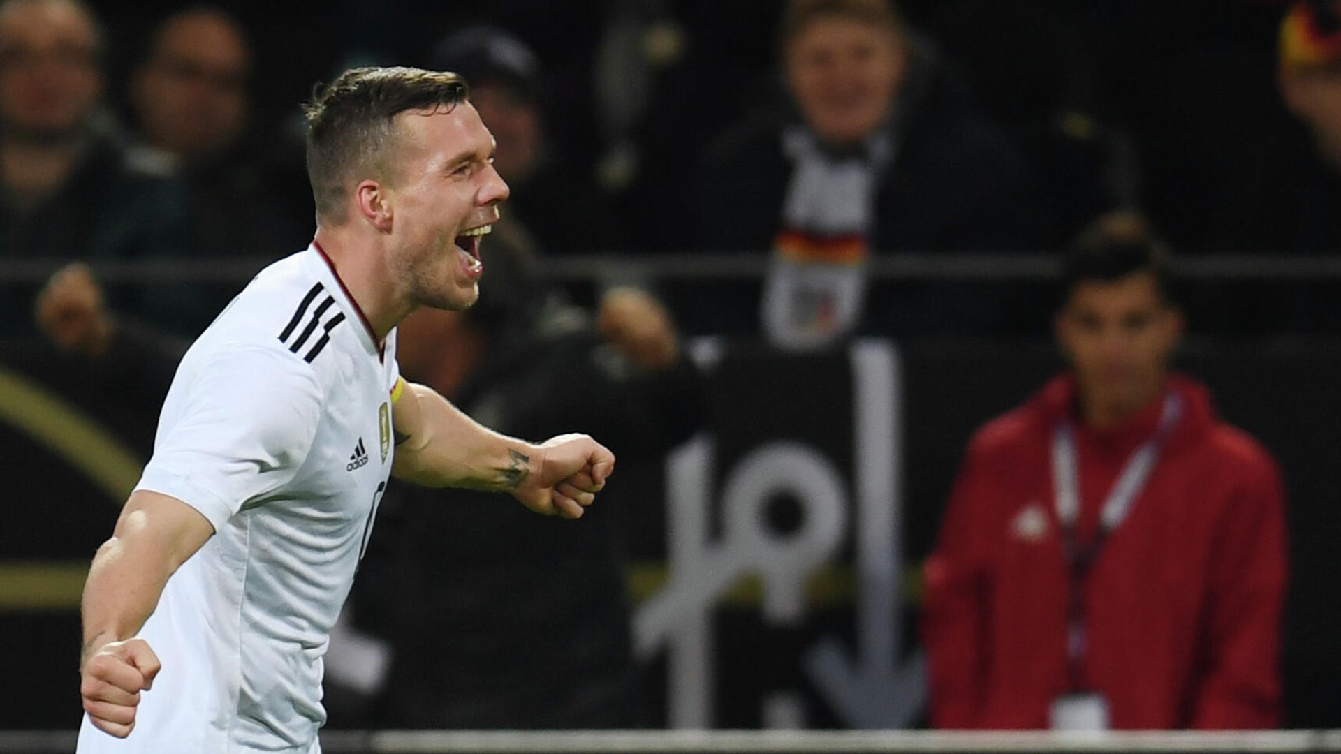 Germany's midfielder Lukas Podolski celebrates after scoring during a friendly football match between Germany and England on March 22, 2017 in Dortmund, western Germany. - It is Lukas Podolski's last match with the German team. (Photo by PATRIK STOLLARZ / AFP) Germany's midfielder Lukas Podolski celebrates after scoring during a friendly football match between Germany and England on March 22, 2017 in Dortmund, western Germany. - It is Lukas Podolski's last match with the German team. (Photo by PATRIK STOLLARZ / AFP) - РИА Новости, 1920, 18.11.2020