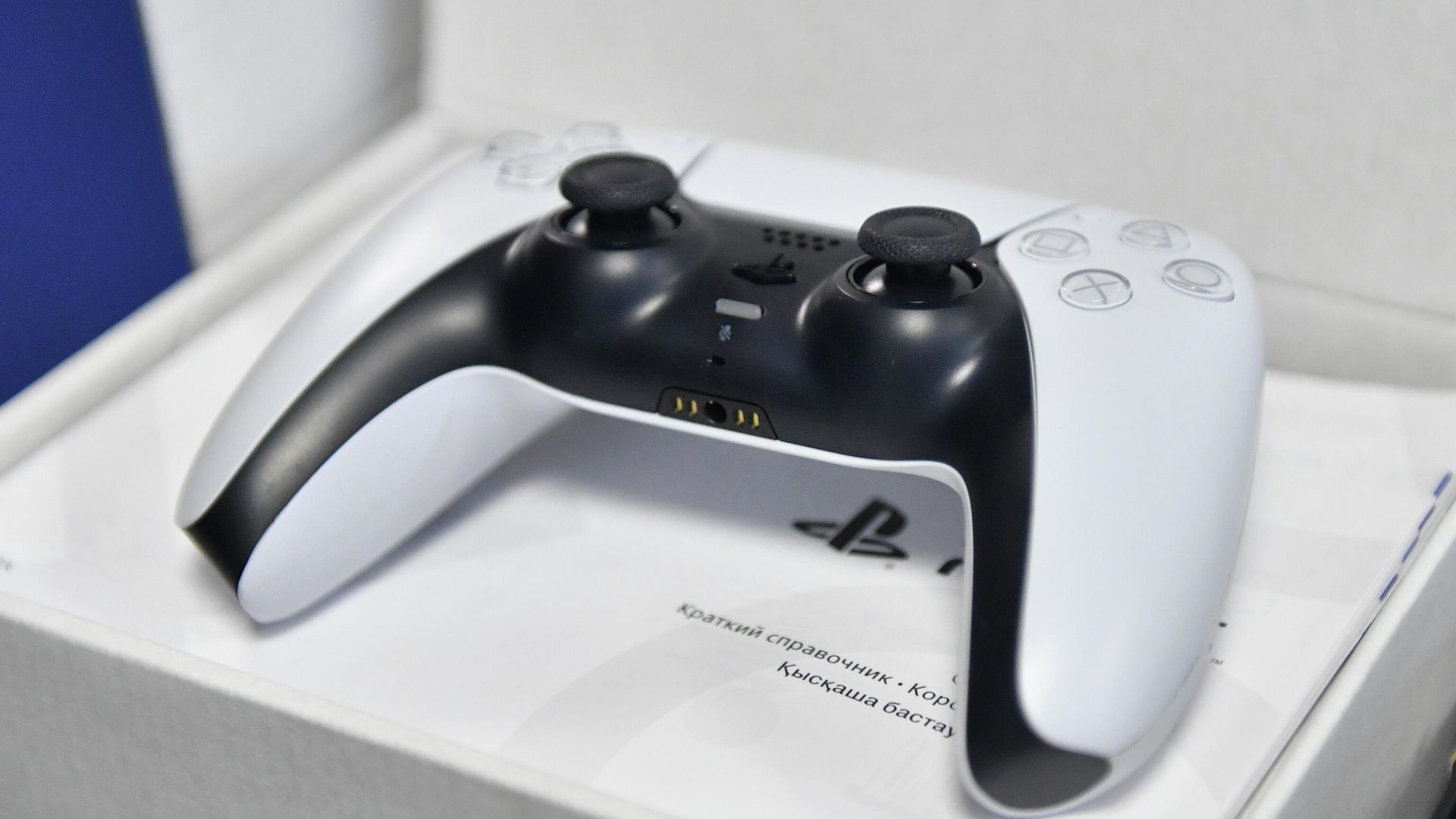 Продажа новой игровой приставки Sony PlayStation 5 в Москве Продажа новой игровой приставки Sony PlayStation 5 в Москве - РИА Новости, 1920, 28.07.2021