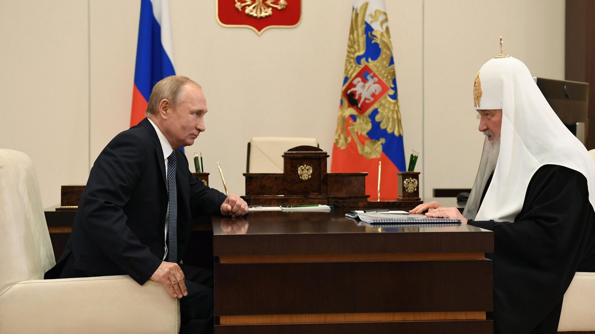 Президент РФ Владимир Путин и патриарх Московский и всея Руси Кирилл во время встречи. Президент РФ Владимир Путин и патриарх Московский и всея Руси Кирилл во время встречи. - РИА Новости, 1920, 30.05.2024