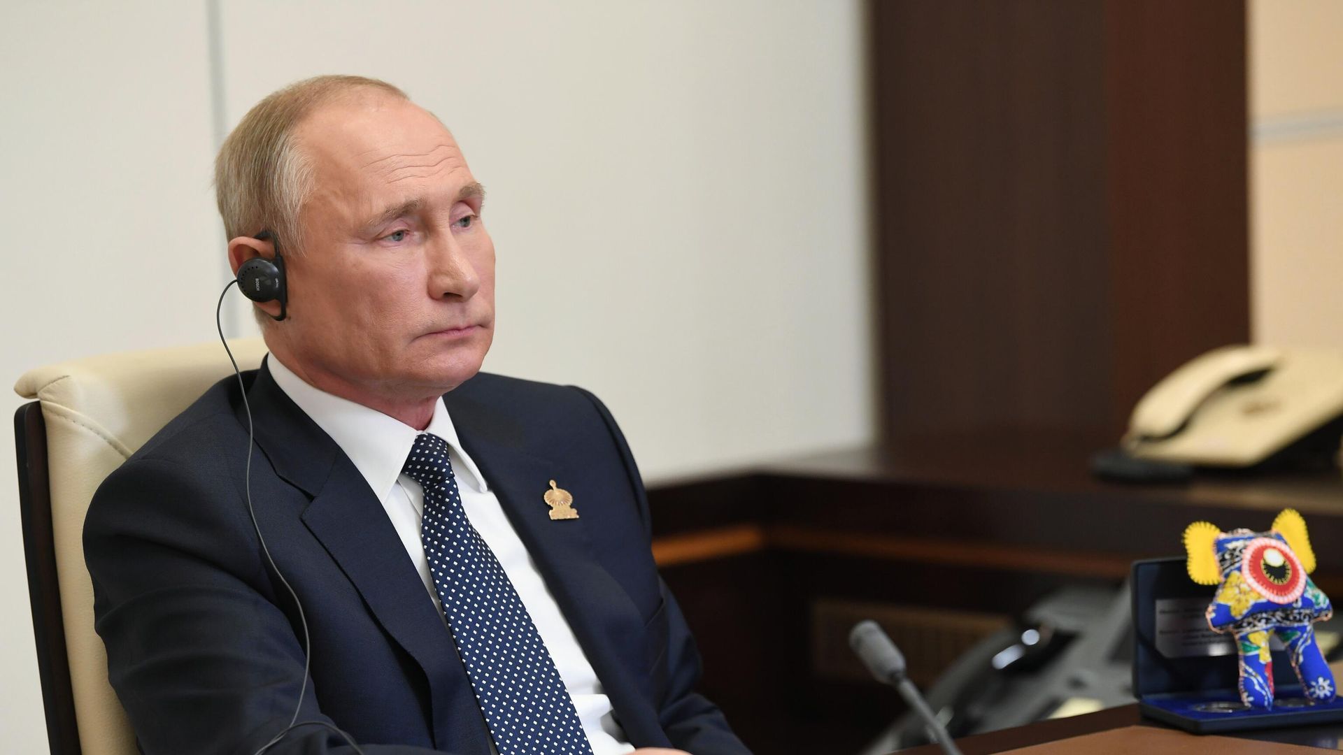 Президент РФ Владимир Путин принимает участие в режиме видеоконференции во встрече лидеров экономик форума АТЭС Президент РФ Владимир Путин принимает участие в режиме видеоконференции во встрече лидеров экономик форума АТЭС - РИА Новости, 1920, 26.11.2020
