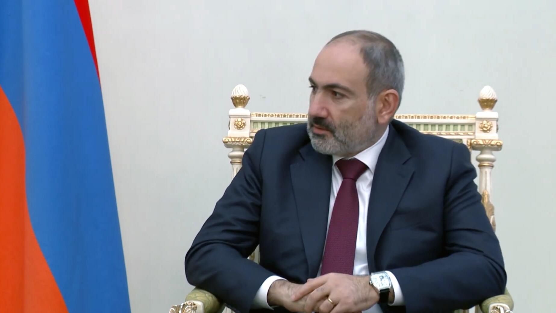 Премьер-министр Армении Никол Пашинян во время встречи в Ереване с министром обороны РФ Сергеем Шойгу Премьер-министр Армении Никол Пашинян во время встречи в Ереване с министром обороны РФ Сергеем Шойгу - РИА Новости, 1920, 14.12.2020
