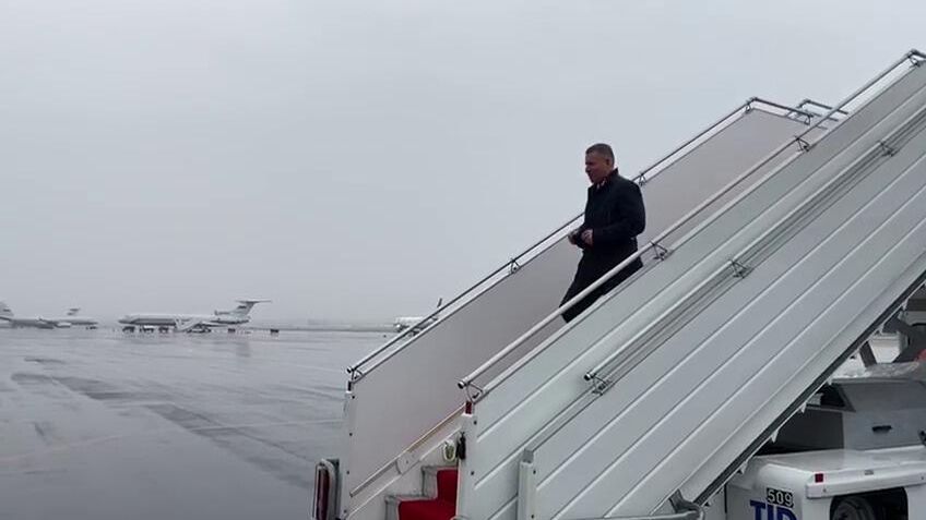 Министр МЧС России Евгений Зиничев прибыл в Республику Армения в составе межведомственной комиссии для обсуждения гуманитарных задач - РИА Новости, 1920, 21.11.2020