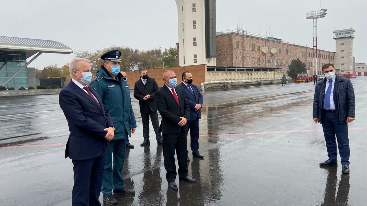 Министр МЧС России Евгений Зиничев прибыл в Республику Армения в составе межведомственной комиссии для обсуждения гуманитарных задач - РИА Новости, 1920, 21.11.2020