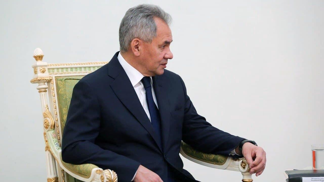 Министр обороны РФ Сергей Шойгу во время встречи в Ереване с премьер-министром Армении Николом Пашиняном Министр обороны РФ Сергей Шойгу во время встречи в Ереване с премьер-министром Армении Николом Пашиняном - РИА Новости, 1920, 13.12.2020