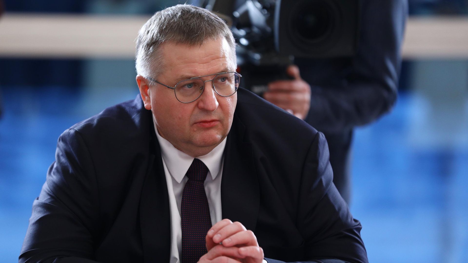 Заместитель председателя правительства РФ Алексей Оверчук во время встречи с президентом Азербайджана Ильхамом Алиевым в Баку - РИА Новости, 1920, 03.01.2021