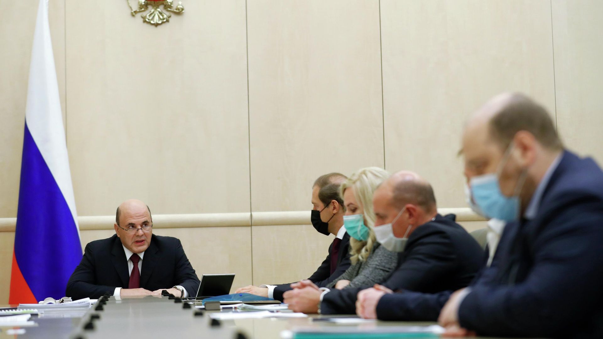 Председатель правительства РФ Михаил Мишустин проводит встречу с производителями вакцин от коронавирусной инфекции COVID-19 Председатель правительства РФ Михаил Мишустин проводит встречу с производителями вакцин от коронавирусной инфекции COVID-19 - РИА Новости, 1920, 24.11.2020